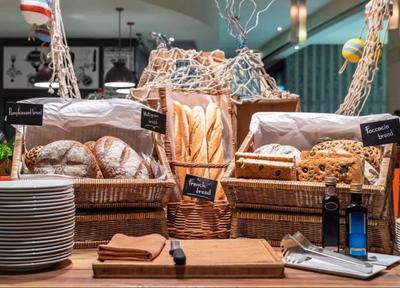 烘焙原材料供應商的全國連鎖與網絡游戲服務的跨界融合